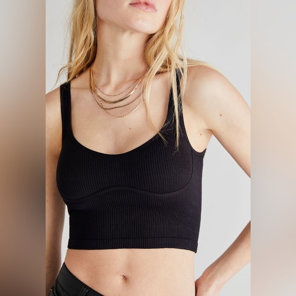 Meg Seamless Crop NWOT black - Picture 2 of 4